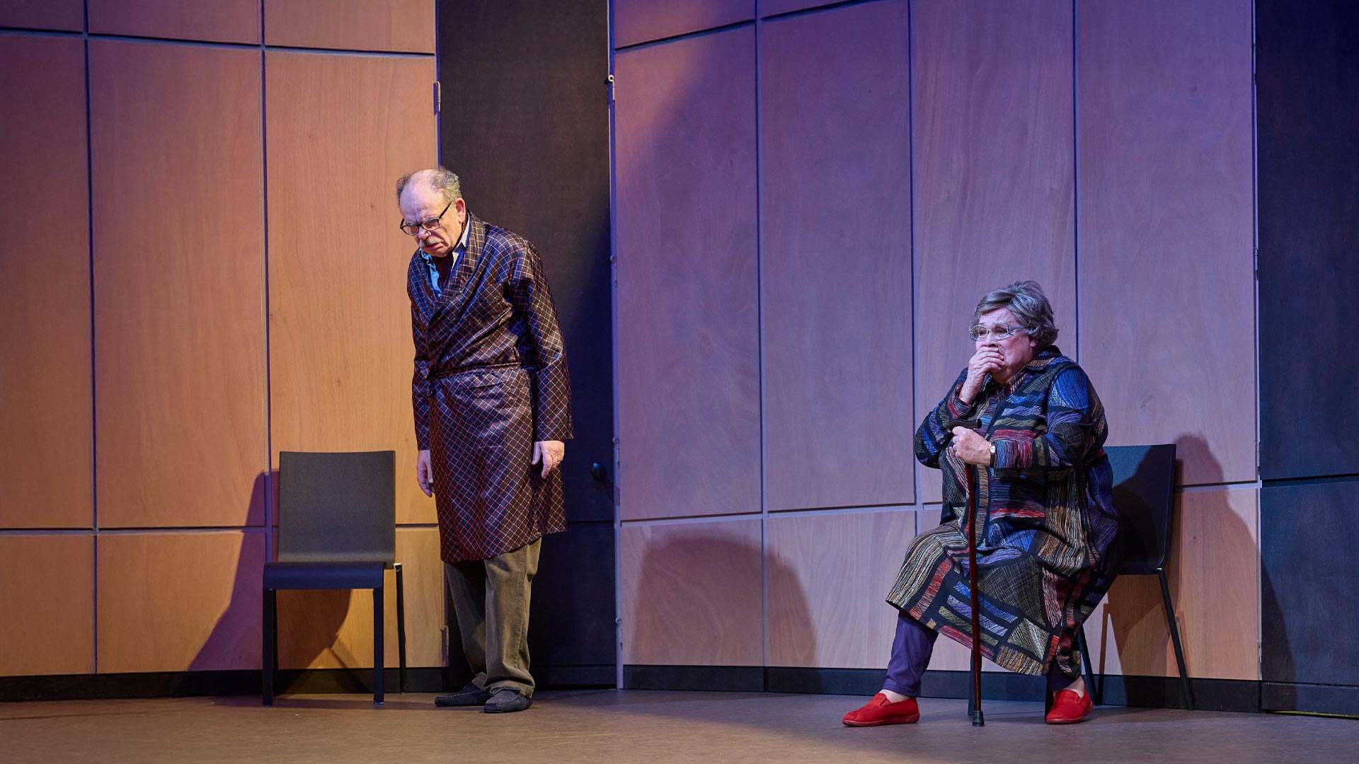 Extrait 4 de la pièce : Dans le couloir