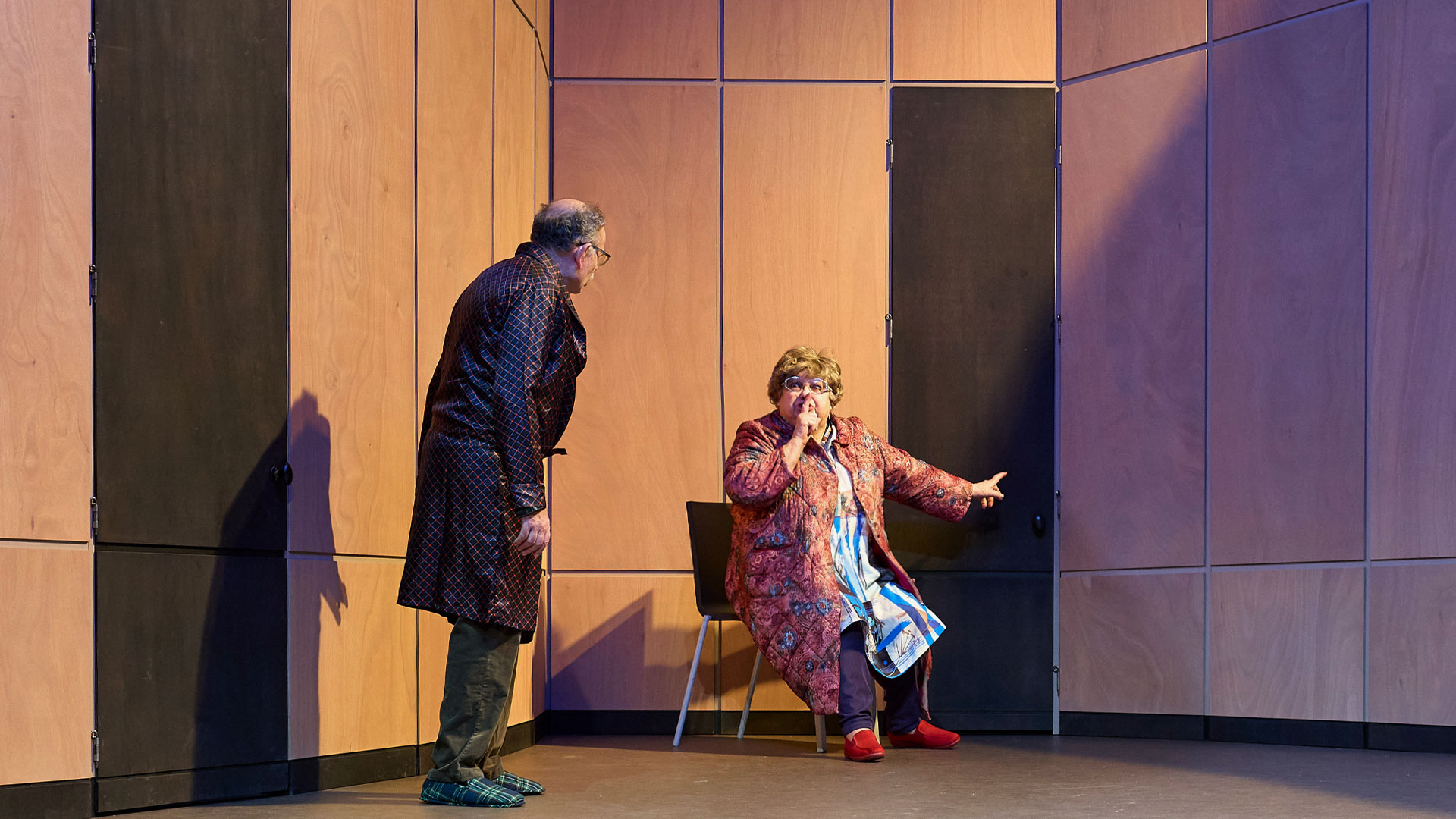 Extrait 03 de la pièce : Dans le couloir