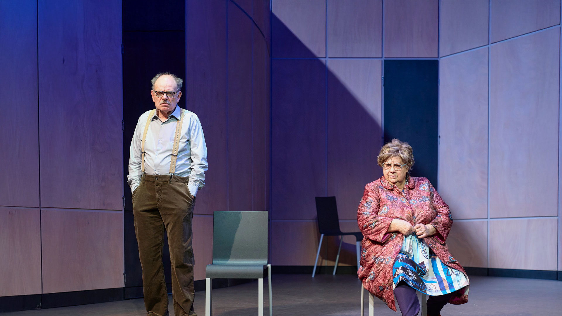 Extrait 04 de la pièce : Dans le couloir